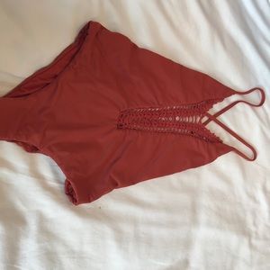 Super flattering Billabong one piece bathing suit!